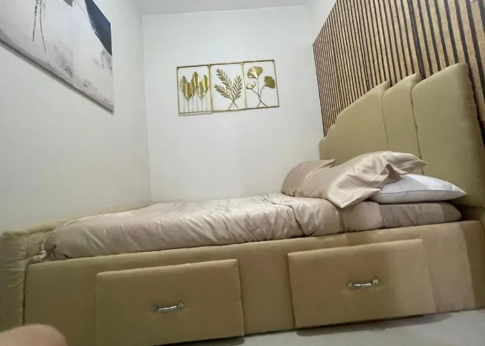 Elite King Comfort - Near Airport *